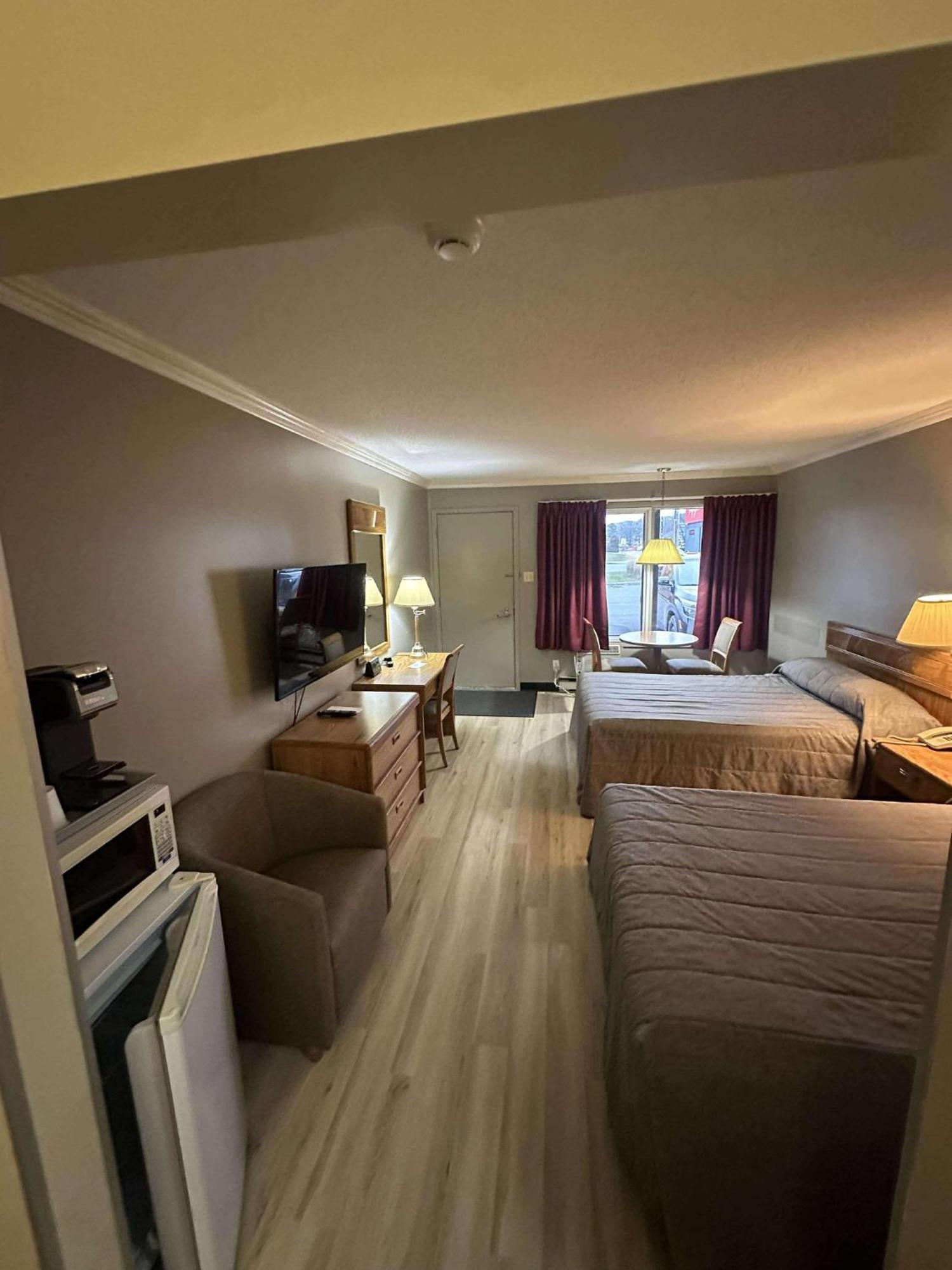 Hotel Motel Le Voyageur Сен-Жорж Экстерьер фото